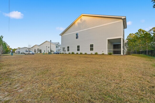 Building Photo - 235 Date Palm Ln