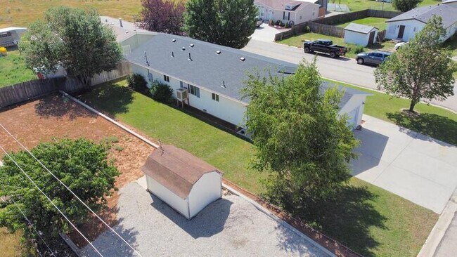 Building Photo - 465 Meadowlark Ln