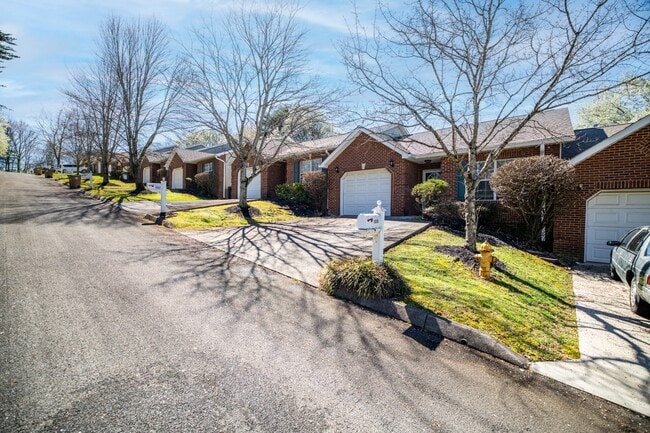 Building Photo - 1315 Lucy Way