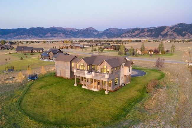 Building Photo - One of a Kind Custom Built Home for Rent in Gallatin Valley!