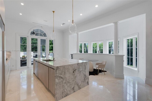 Building Photo - 26 Tahiti Beach Island Rd