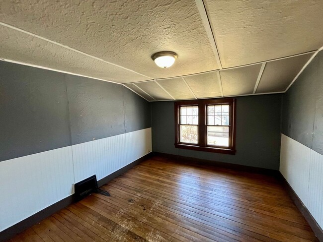 Building Photo - 3 Bed 1 Bath Single Family Home in Wausau