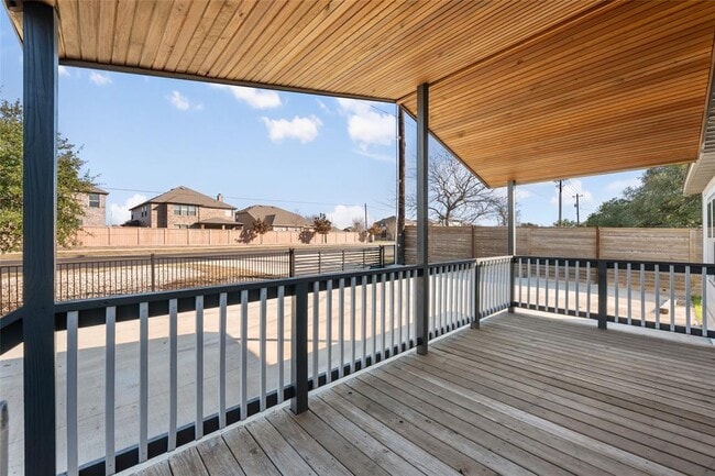 Building Photo - 624 S Old Stagecoach Rd