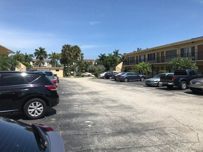 Building Photo - 2309 S Federal Hwy