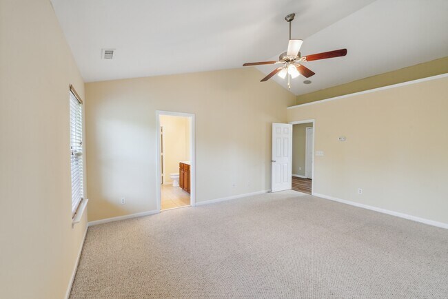 Building Photo - 9520 Mintworth Ave