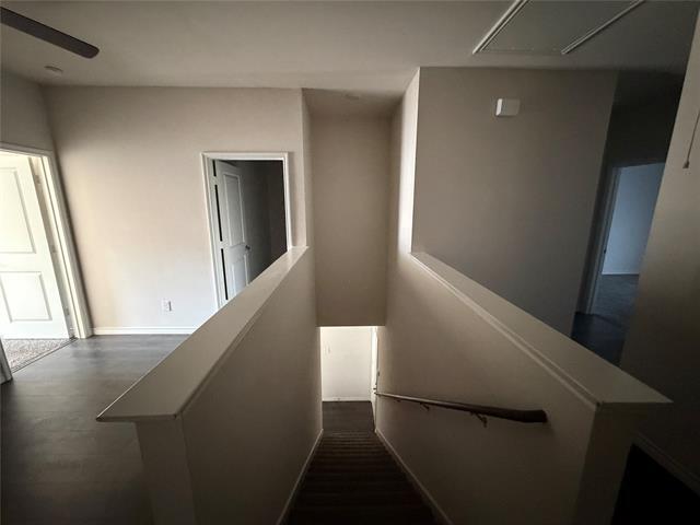 Building Photo - 1924 Buffalo Hill Dr