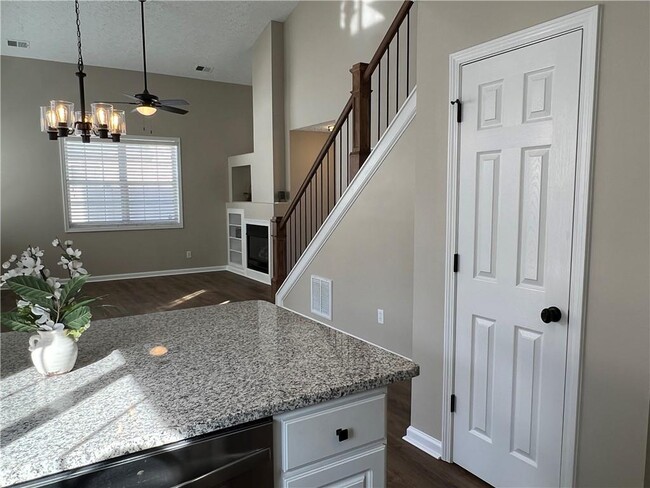 Building Photo - 275 Manley Ct