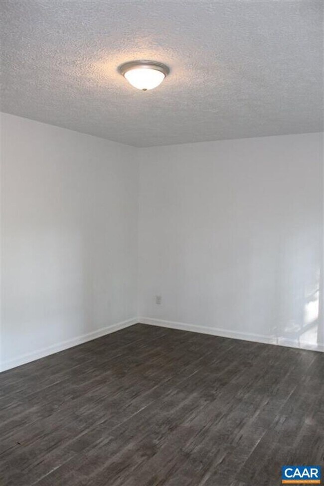 Building Photo - 2Bed/1 Bath Rental Lake Monticello