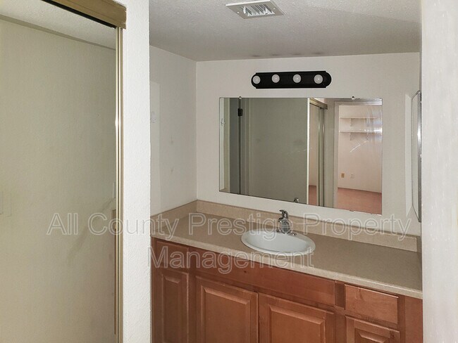 Building Photo - 4554 E Paradise Village Pkwy N