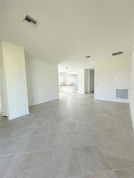 Building Photo - 1602 Saddlewood Cir