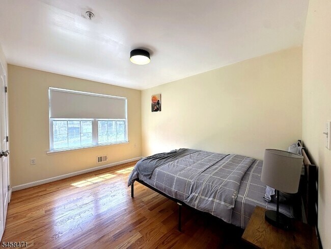 Building Photo - 453-455 Washington Street Unit 3