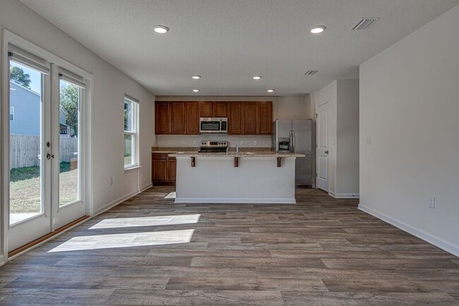Building Photo - 6473 Flora Court