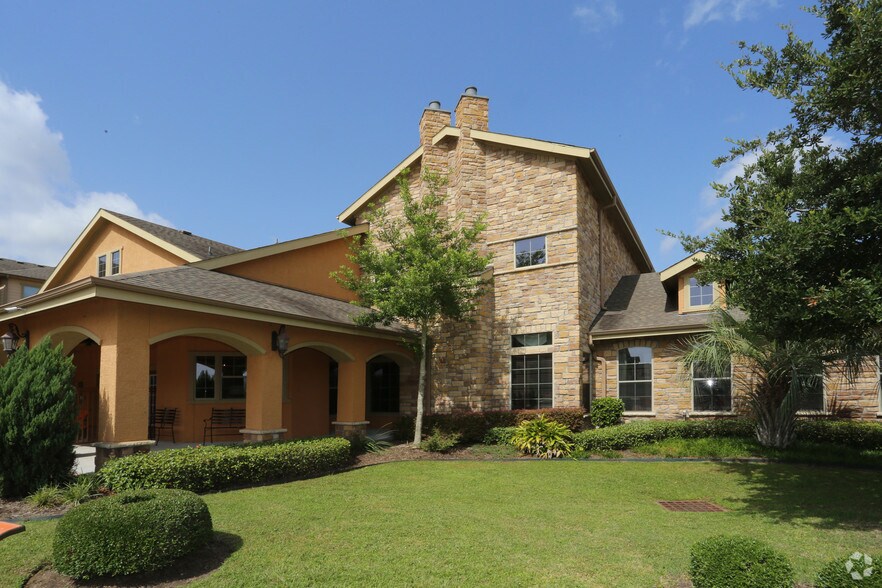 PARK AVENUE AT BOULDER CREEK 11575 Pearland Pky Houston TX 77089