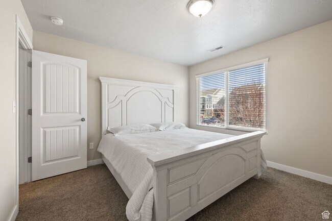 Building Photo - 3 Bedroom Townhome  in Pleasant Grove for Rent!