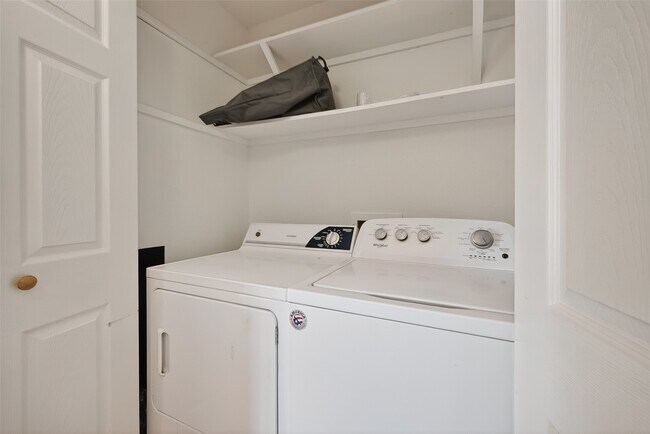 Building Photo - 10555 Turtlewood Ct