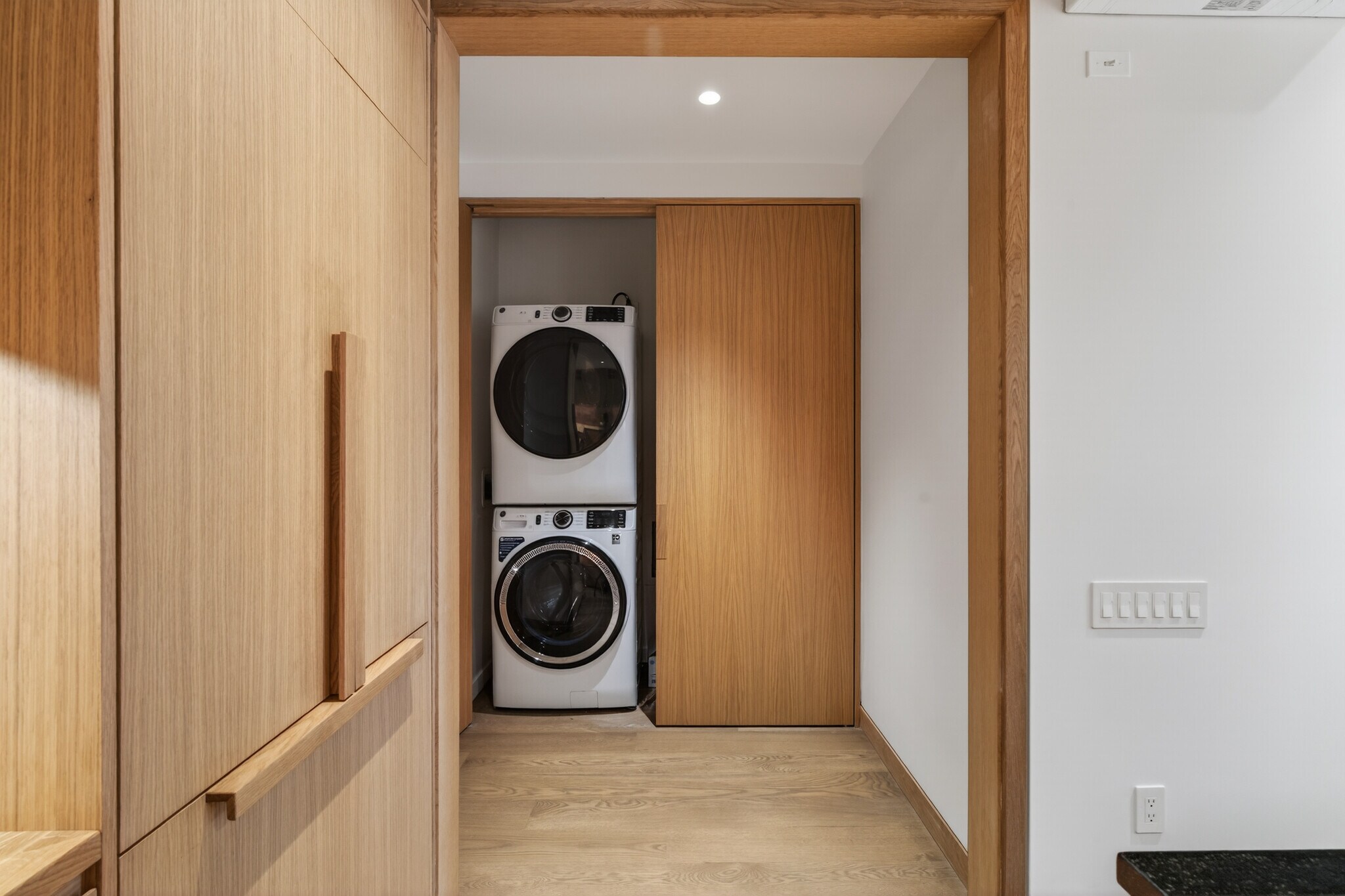 Building Photo - 316 Wall St