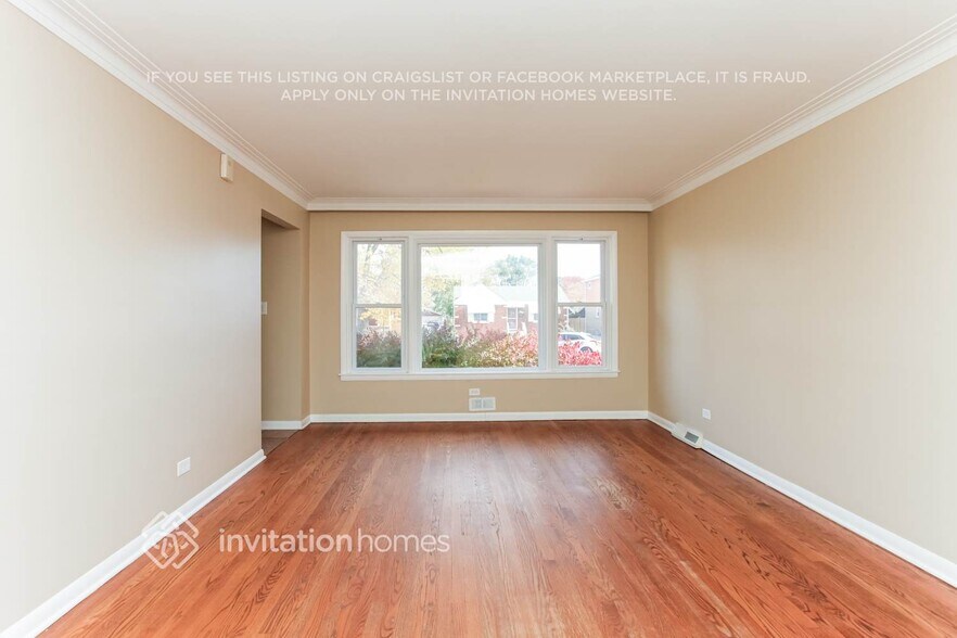 Building Photo - 9542 S Sacramento Ave