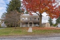 Building Photo - 25 Garden Rd