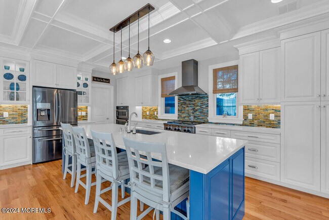 Building Photo - 300 Salem Ave