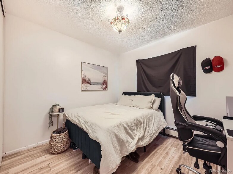 Building Photo - 10895 Fairfax Way