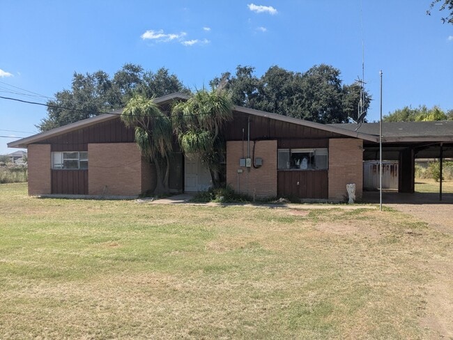 Primary Photo - 1439 N Alamo Rd