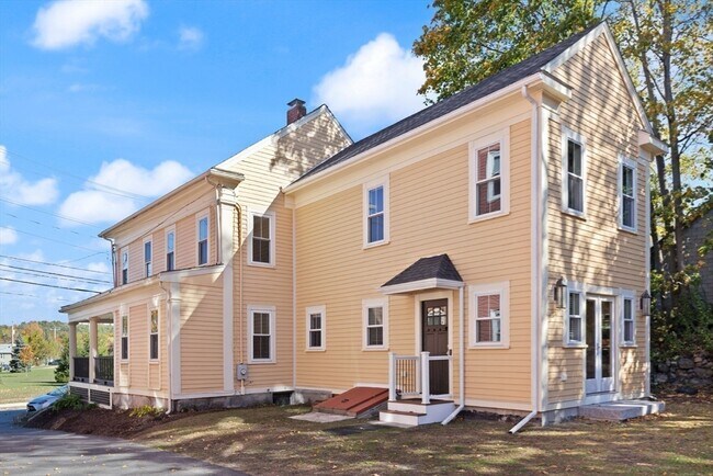 Building Photo - 70 School St
