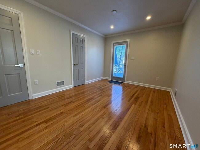 Building Photo - 67 Rockwell Ave