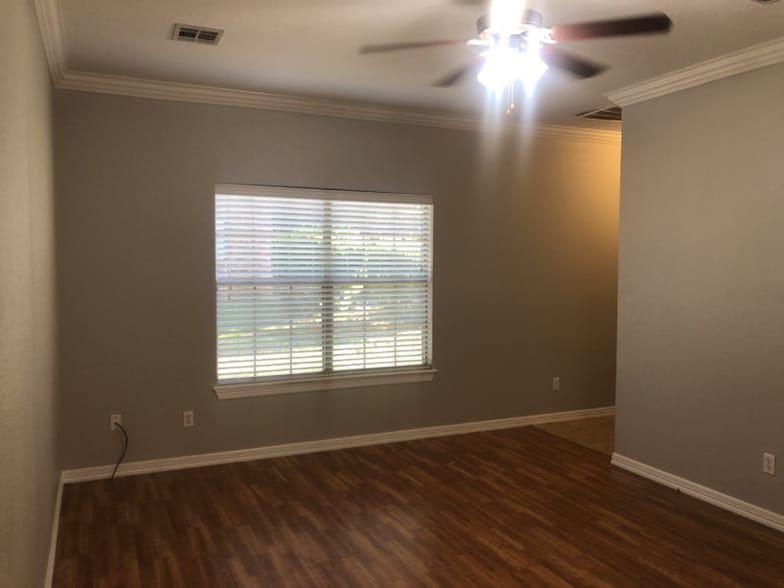 Building Photo - 1973 E Peppervine Dr