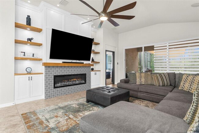 Building Photo - 14373 Wake Robin Dr