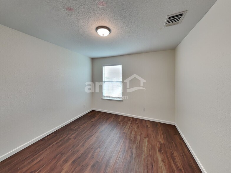 Building Photo - 2417 York Bend