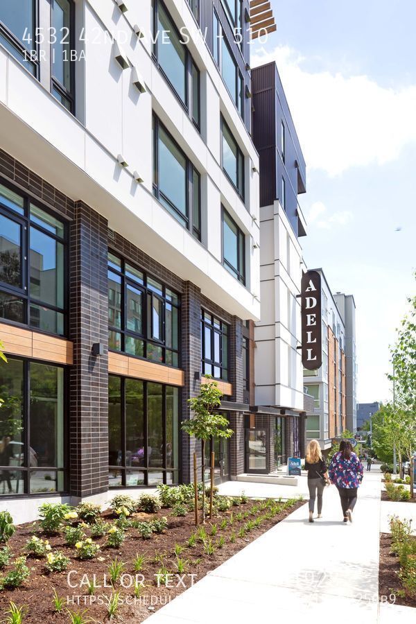 Building Photo - 4532 42nd Ave SW