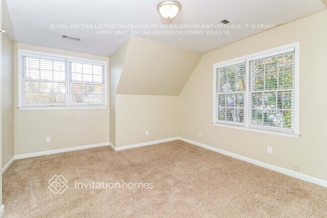 Building Photo - 4885 Leeds Ct