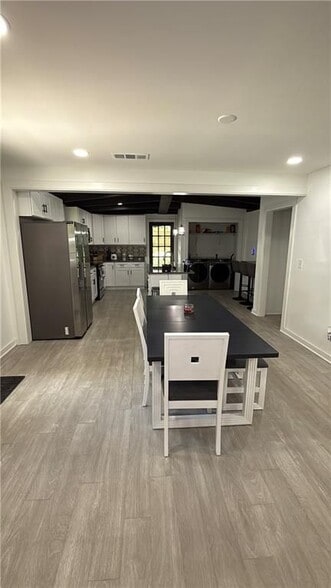 Building Photo - 980 Hilltop Ct