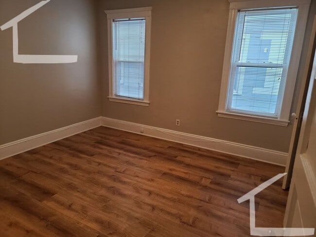 Building Photo - 9/1 No Fee! Spacious 4BR near Oak Sq, Brighton Center, Mass Pike!
