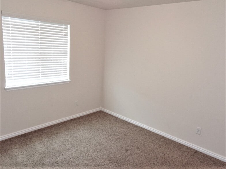 Building Photo - 196 Sam Gates Rd