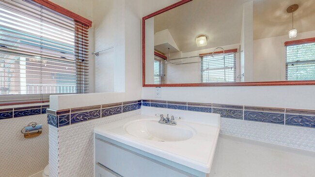 Building Photo - HISTORIC EDO 2/BD 2/BA CONDO