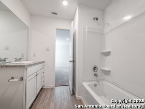 Building Photo - 2810 Millikan Dr