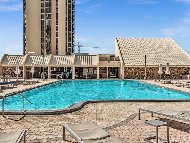 Building Photo - 20301 W Country Club Dr