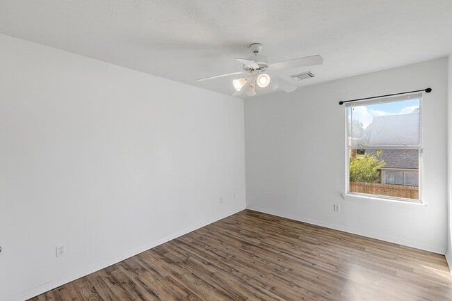 Building Photo - 22012 Royal Timbers Dr