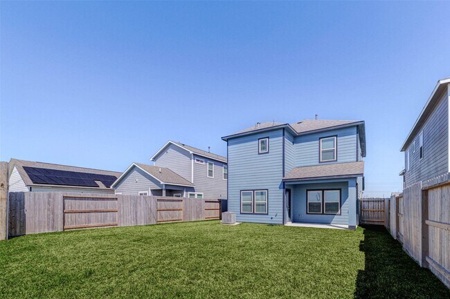 Building Photo - 1038 Elsinore Dr