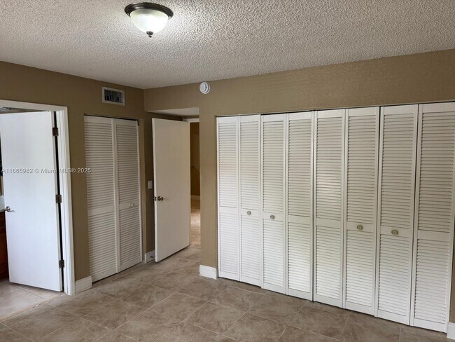 Building Photo - 1561 Windorah Way