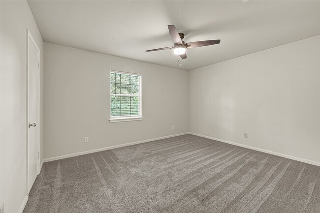 Building Photo - 5702 Vestavia Dr