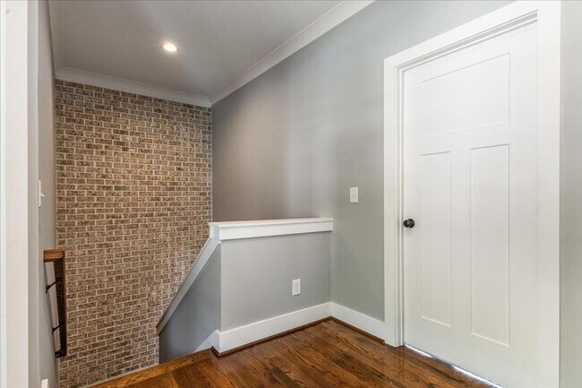 Building Photo - Stunning Home w Million Dollar Views! 4 Be...