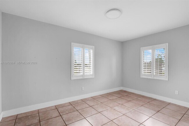 Building Photo - 1230 SW 86th Ct