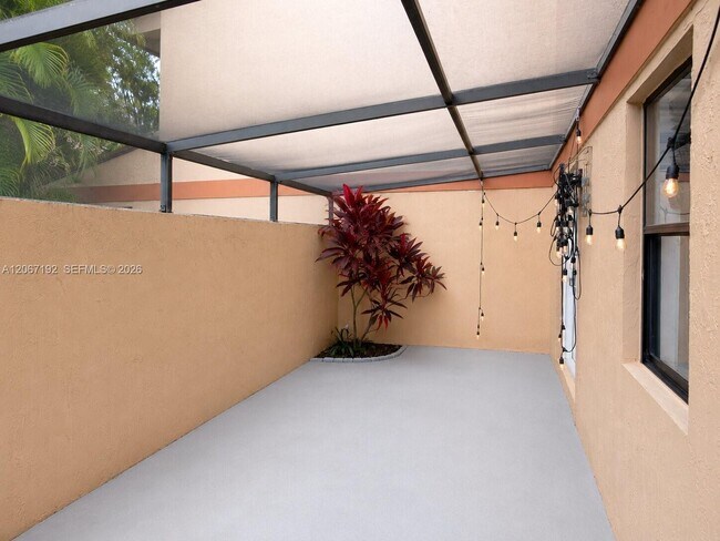 Building Photo - 11263 SW 9th Ct