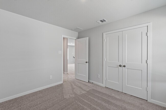 Building Photo - 7762 Bergamot Cir