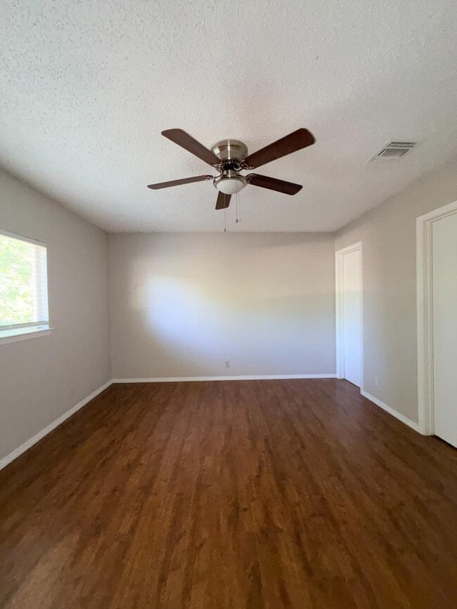 Building Photo - 7423 Corian Park Dr