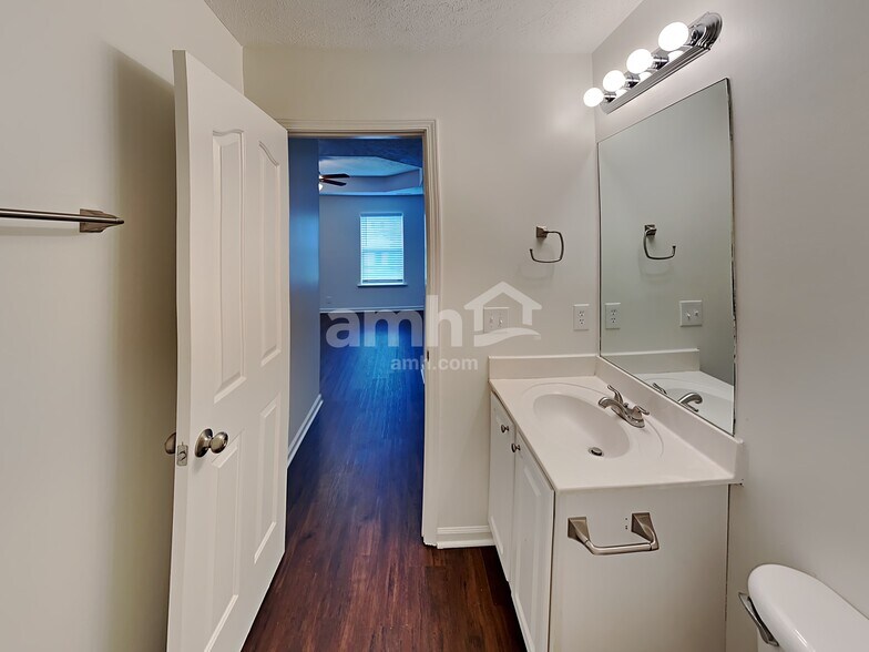 Building Photo - 7460 Maggie Dr