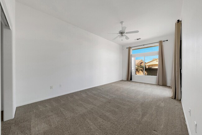 Building Photo - 78549 Links Dr