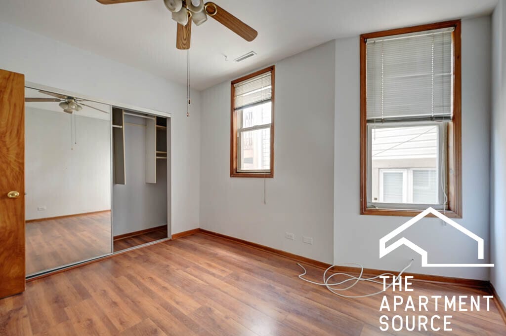 Building Photo - 2453 N Greenview Ave